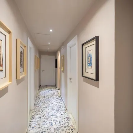 Boutique Rooms Carbonazzi 17 בית הארחה קליארי