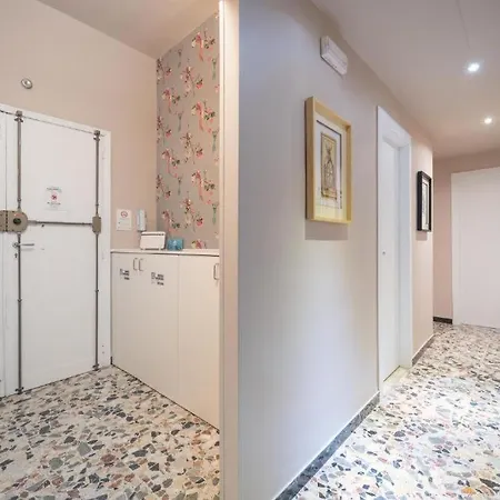 Boutique Rooms Carbonazzi 17 בית הארחה *